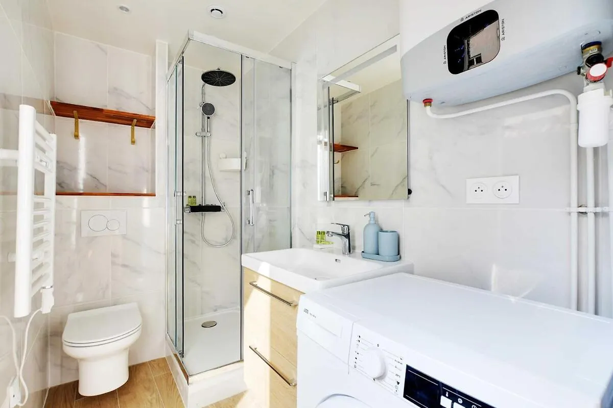 Cozy Apartment With Garden Near Republique Parijs